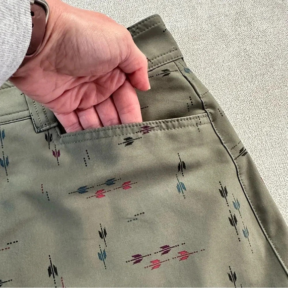 Eddie Bauer olive green printed skort. Size 6. - Picture 8 of 12